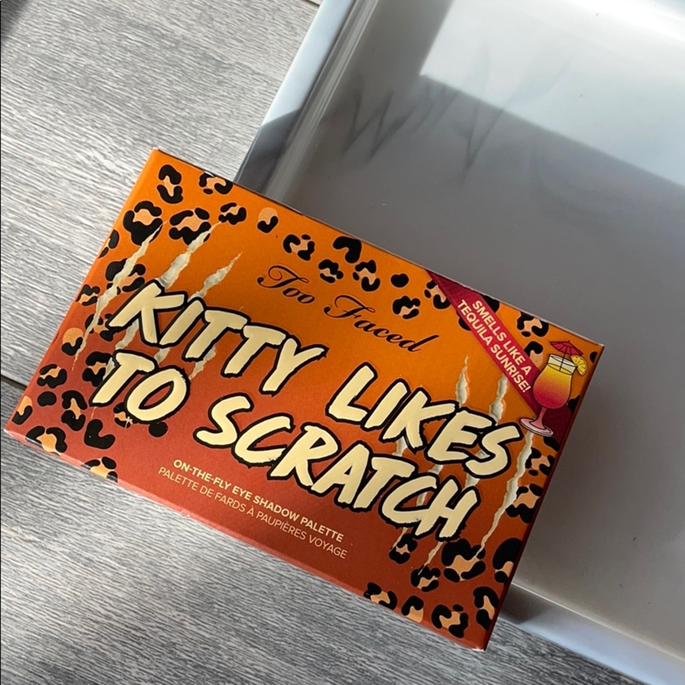 NEW Too Faced eyeshadow kitty likes to scratch